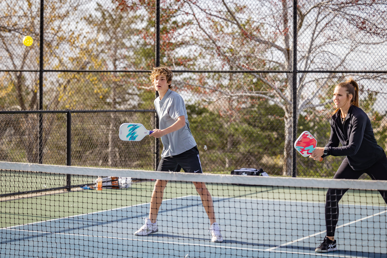 What Pickleball Paddles Do Pros Use
