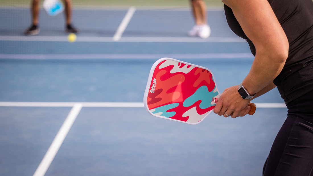 How to hold a pickleball paddle