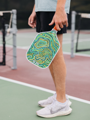 Swirl design pickleball paddle.